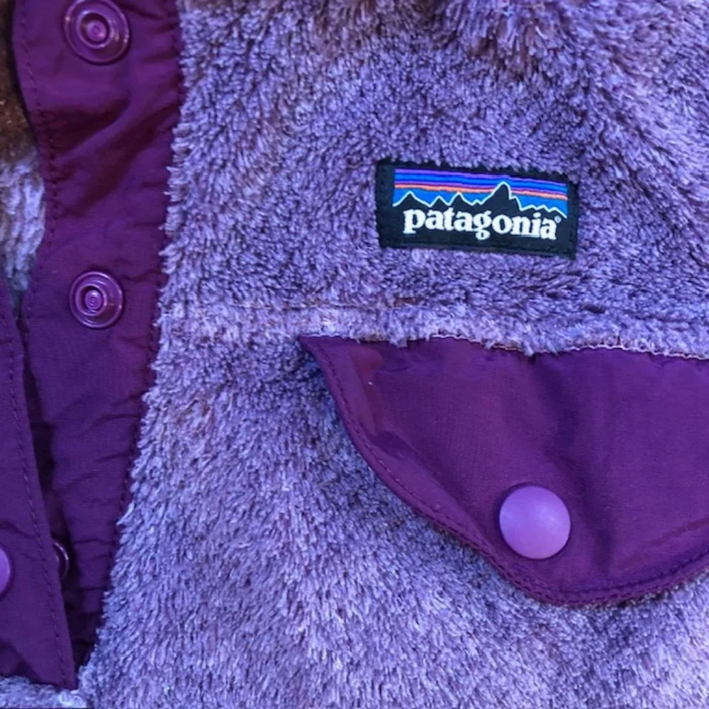 Youth Med. Purple Patagonia Fleece - Picture 2 of 3